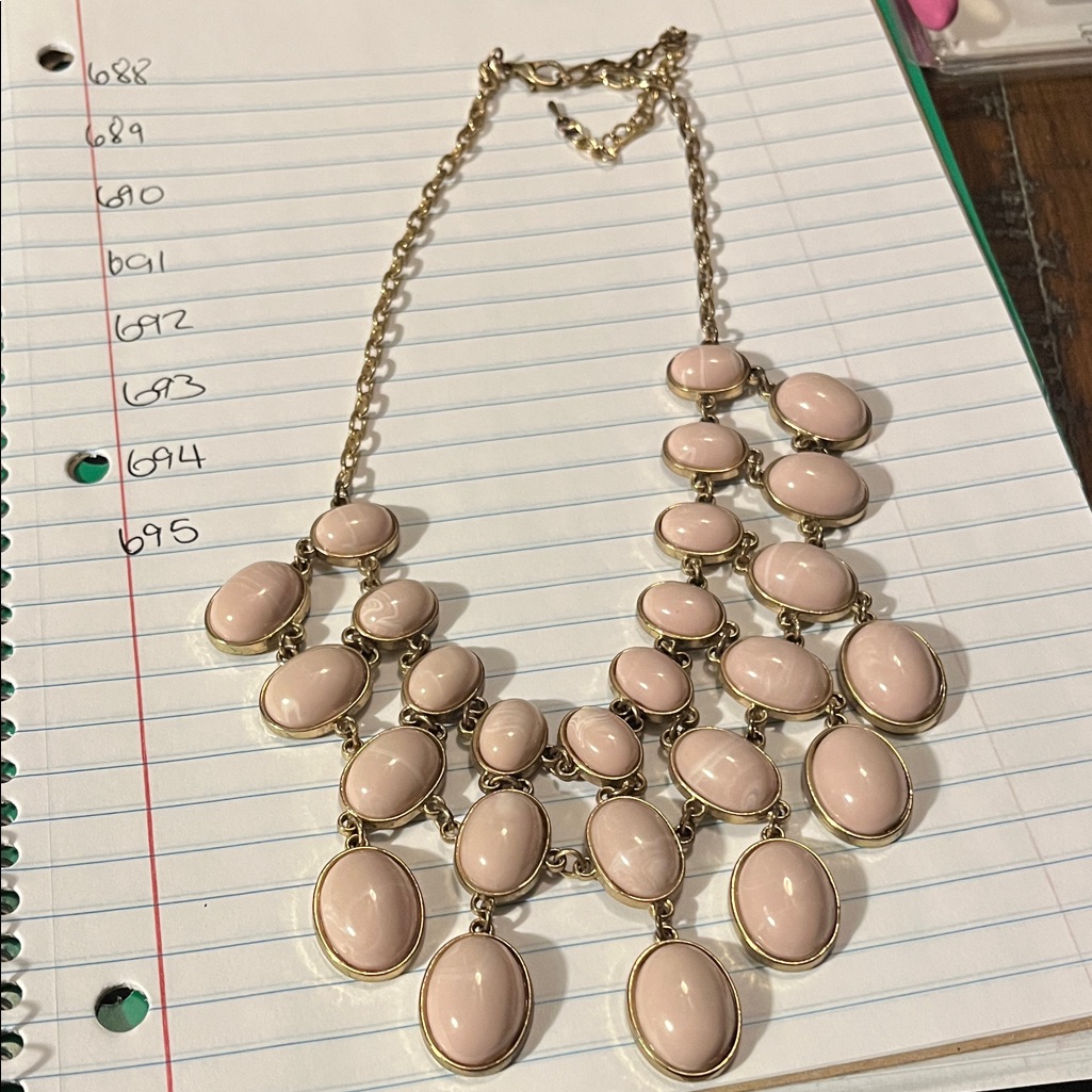 Elegant Pink Statement Necklace 688